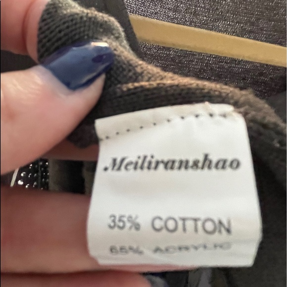 Sweater - Picture 3 of 4